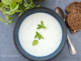 Soupe froide de courgette à la ricotta et au basilic