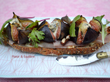 Tartine à la fourme d’Ambert, figues rôties, jambon cru et noix