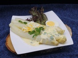 Asperges crème au parmesan et œufs durs