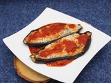 Aubergines farcies à la ricotta et à la mortadelle avec sauce tomate