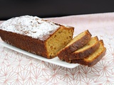 Cake au yaourt, fruits confits et raisins secs