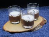 Crèmes au chocolat et à la noix de coco