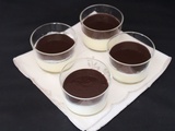 Panna cotta à la vanille et sa sauce au chocolat café