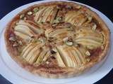 Tarte aux pommes, crème de nougat et raisins secs