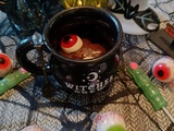 Eyeball mug cake