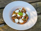 Penne aux tomates cerises, crème d'aubergine et burrata