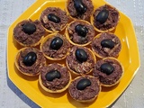 Taco cups au maquereau à la provençale et à la tapenade noire