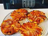 Tartelettes fines aux pommes sur son lit de caramel