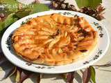 Tarte au bon goût des fruits de l'automne pommes-noisettes