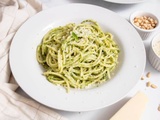 En l’honneur de Gênes, nous préparons des pâtes au pesto traditionnel