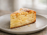Gâteau aux pommes invisible Cyril Lignac : recette légère et fondante