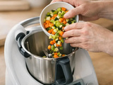 Soupe de légumes Thermomix : recette rapide, saine et zéro déchet