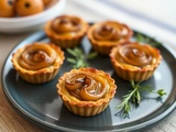 Découvrez comment réaliser des mini tartes tatins aux oignons caramélisés – Recette facile