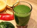 Premier green smoothie... (Banane-pomme-orange-citron-épinard)