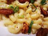 Macaroni au fromage Oka, garniture de noix croustillantes