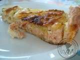 Tarte cremeuse aux courgettes sur lit de saumon