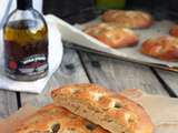 Focaccia aux olives, romarin et huile d'olive parfumée