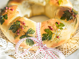 Couronne de Noël sur votre table de fêtes