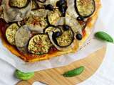 Pizza maison (aubergine, poivron et olives noires)