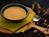 Soupe de courge muscade, lentilles corail et lait de coco