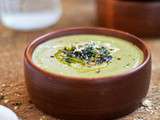 Potage aux haricots blancs, brocolis et parmesan