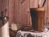 Café grec glacé – le frappé à l’ancienne (pagomenos ellinikos)