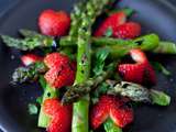 Asperges aux fraises balsamiques