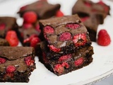 Craquez pour ces brownies aux framboises : une recette facile pour un résultat gourmand 🍫