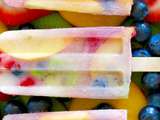 Popsicle de limonade et fruits frais