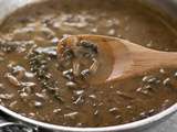 Sauce gravy aux herbes et champignons