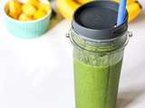 Smoothie vert détoxifiant avec des graines de chia