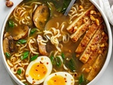 🍲 Un bol de confort : Ramen au poulet, le remède pour les journées froides