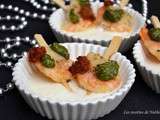 Brochettes apéritives de gambas et noix de saint-jacques aux 2 pestos, émulsion au parmesan