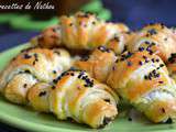 Croissants apéritifs au pesto, tomates séchées et sésame noir