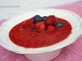 Gaspacho de fruits rouges : fraises, myrtilles et framboises