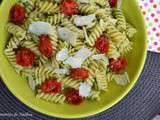 Pâtes spirelli au pesto de ciboulette ~ basilic, tomates cerise confites et parmesan