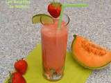 Smoothie au melon, fraises et citron vert