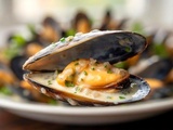 Moules de bouchot à la crème et au vin blanc