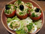 Tomates farcies au thon, œufs durs et mayonnaise