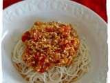 Spaghettis de riz à la bolognaise végétarienne