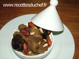 Mini cocotte de tajine aux pruneaux et aux amandes