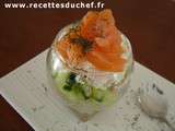 Verrine de saumon au concombre et aux crakers