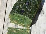 Cake tout vert aux épinards et raisins secs