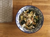 Courgettes marinées à la menthe, pignons et feta