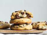 Biscuits aux pépites de chocolat farcis au fromage