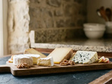 Comment composer un plateau de fromages régionaux sans répéter les pâtes