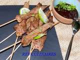 Brochettes de canard,sauce aux pruneaux