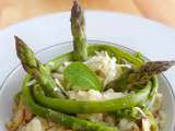 Risotto citronné aux asperges vertes, parfumé à la sauge