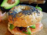 Bagels saumon , avocat , tomates confites