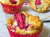 Muffins à la fraise, pecorino romano et basilic